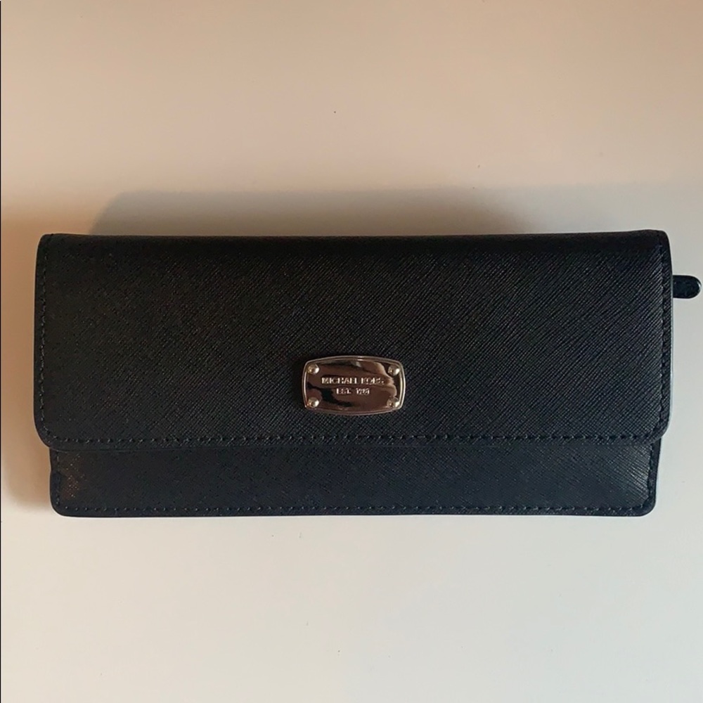 MICHAEL KORS black wallet